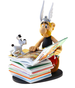 Asterix & Obelix - Asterix mit Bücherstapel